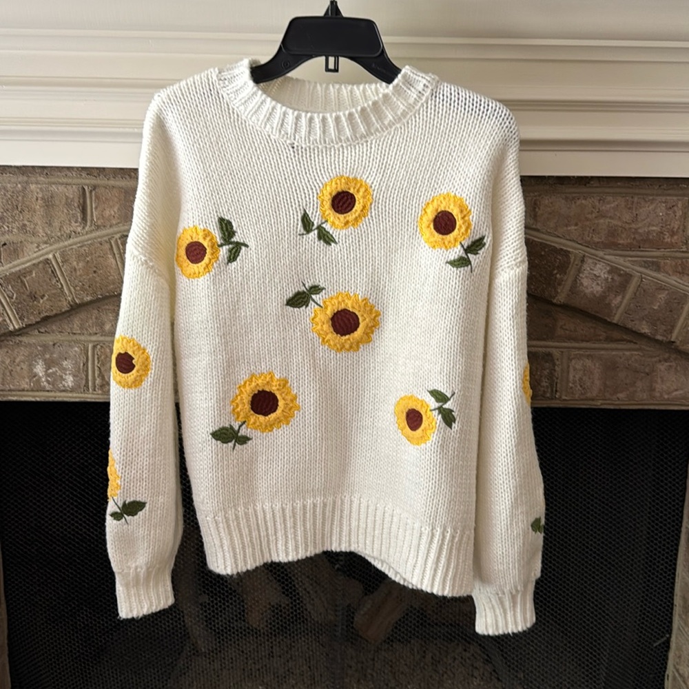 Sunflower Sweater Forever 21 Embroidered Medium